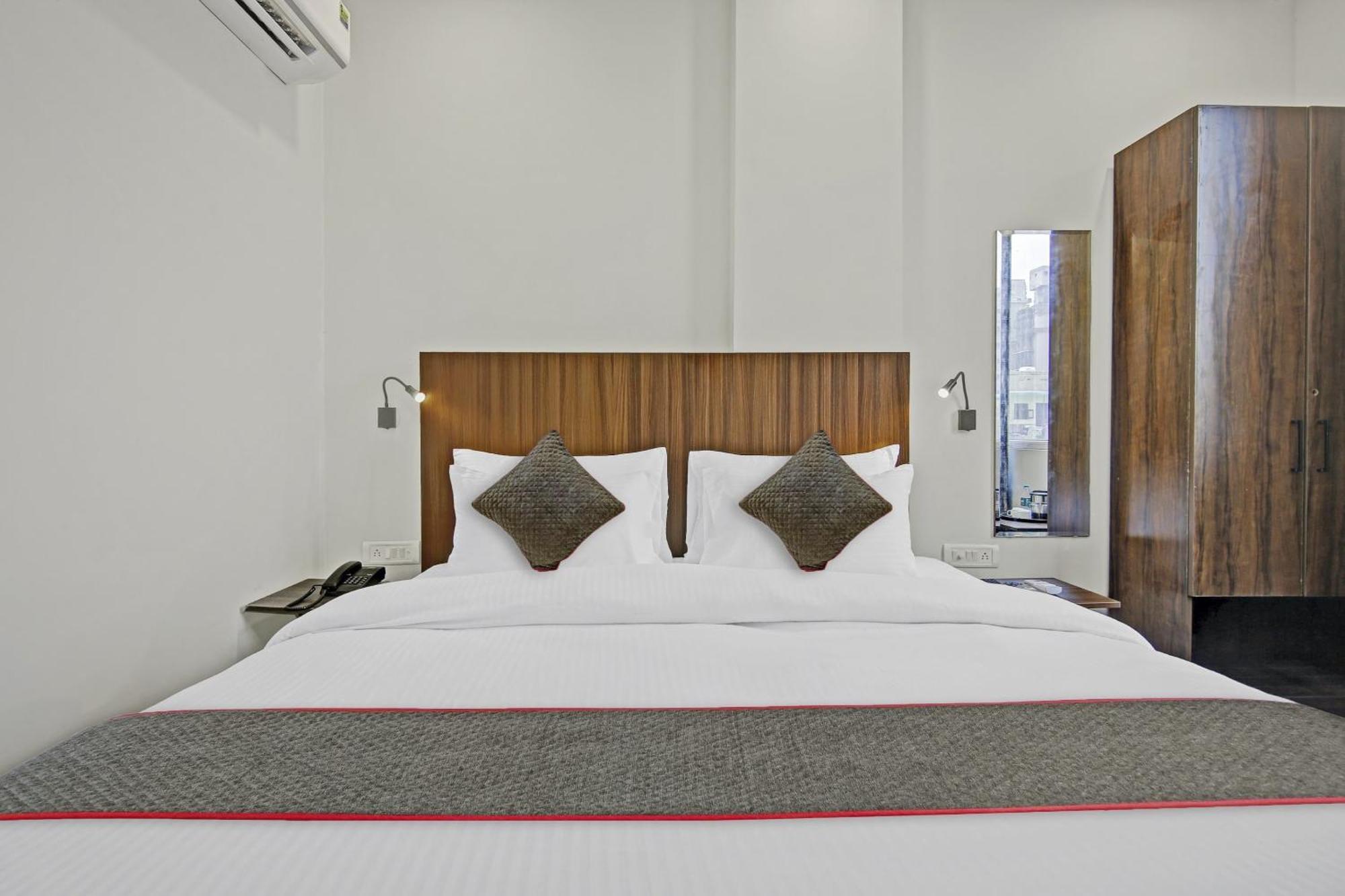 Hotel Townhouse Golden Frame Ghaziabad Exterior foto